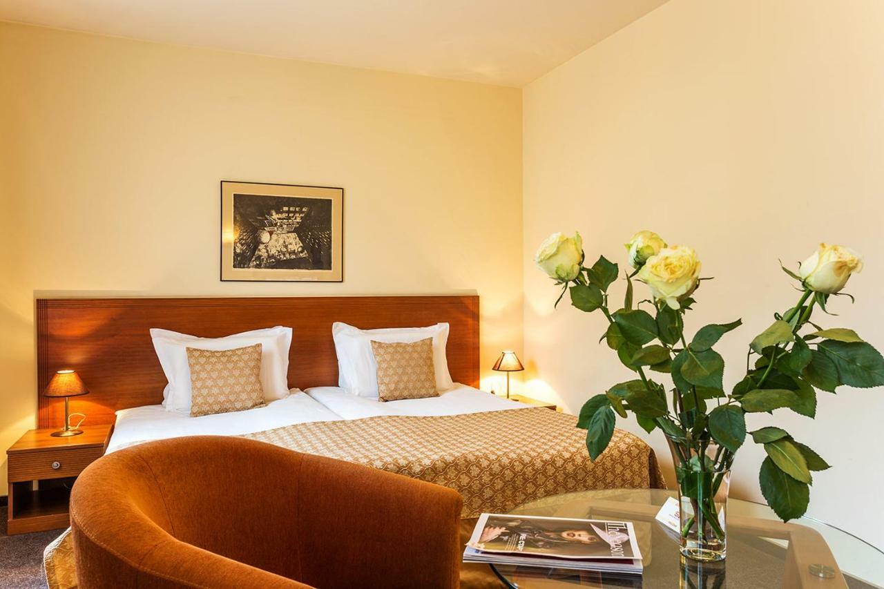 Sofia Place Hotel By Hmg מראה חיצוני תמונה